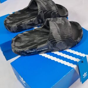 Chanclas Adidas Adilette 22 dos colores : Comodidad para tu día a día - Imagen 8