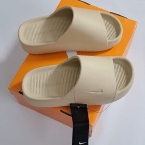 🩴 Nike Calm: Comodidad Total, Estilo Imparable - Imagen 3
