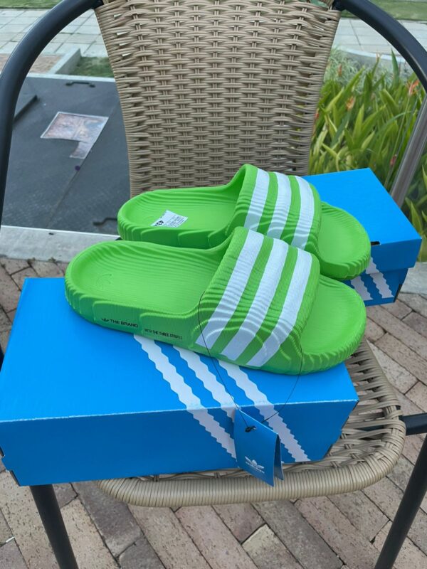 verde acido x blanco