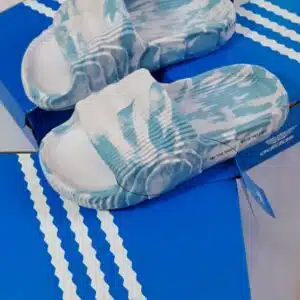 Chanclas Adidas Adilette 22 Bicolor - Imagen 2